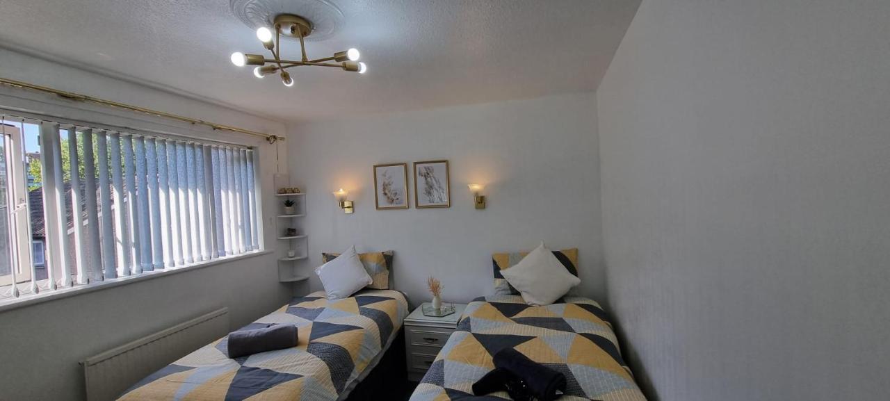 Centrally Located W/ Free Parking & Smart Tv Leeds  Esterno foto