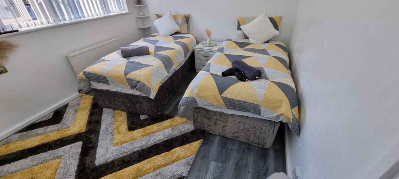 Centrally Located W/ Free Parking & Smart Tv Leeds  Esterno foto