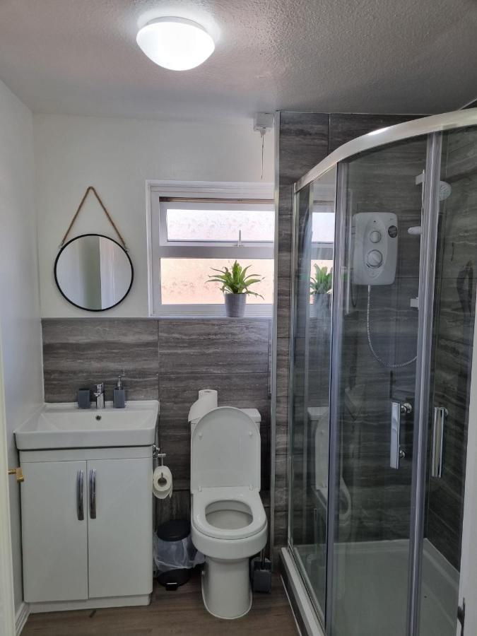 Centrally Located W/ Free Parking & Smart Tv Leeds  Esterno foto