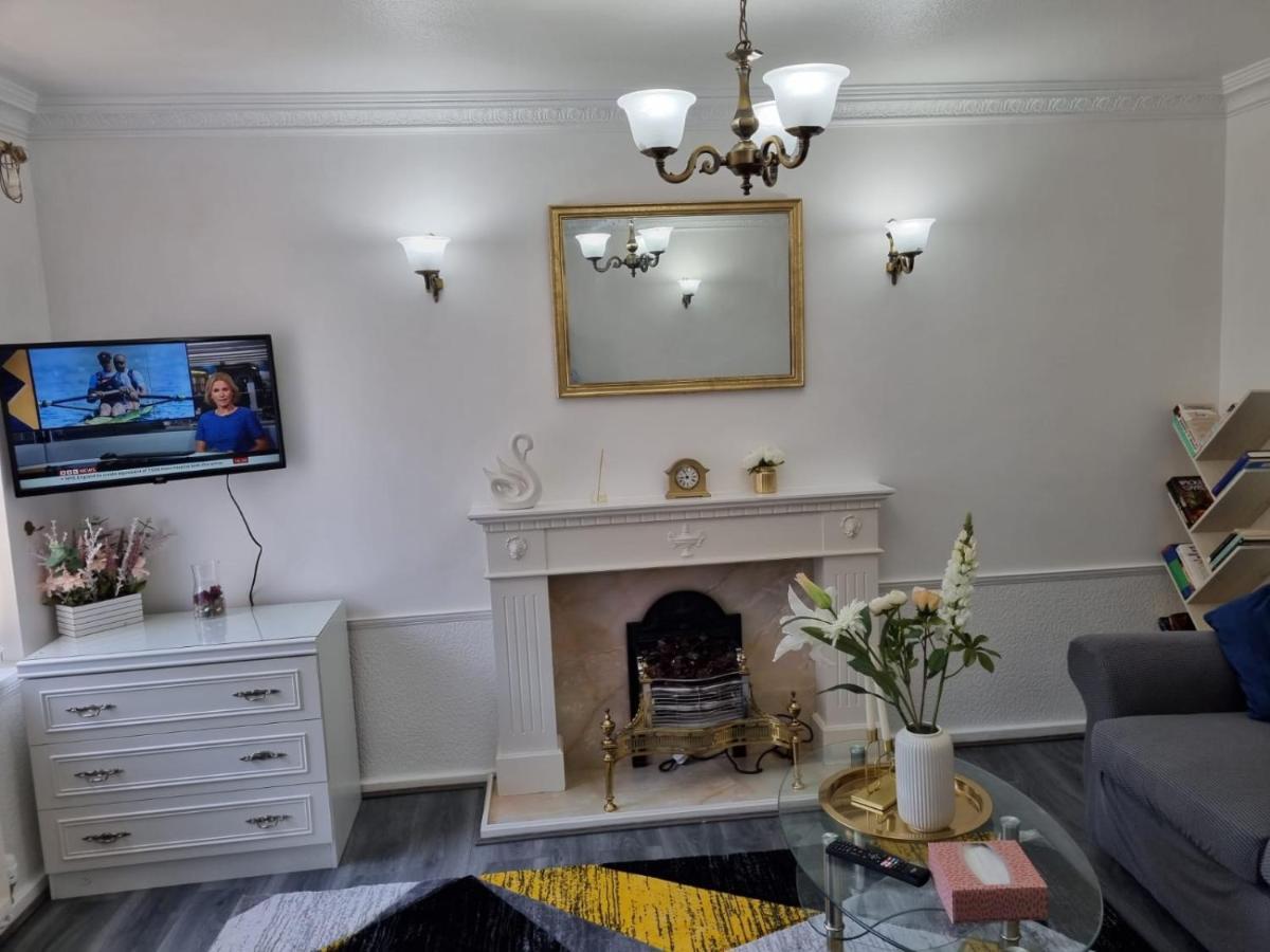 Centrally Located W/ Free Parking & Smart Tv Leeds  Esterno foto